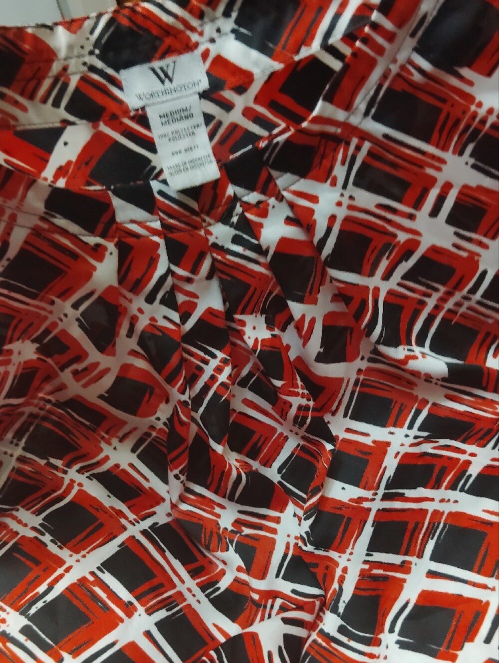Women's Geometric Print Short Sleeve Blouse - Black & Red - Picture 5 of 5